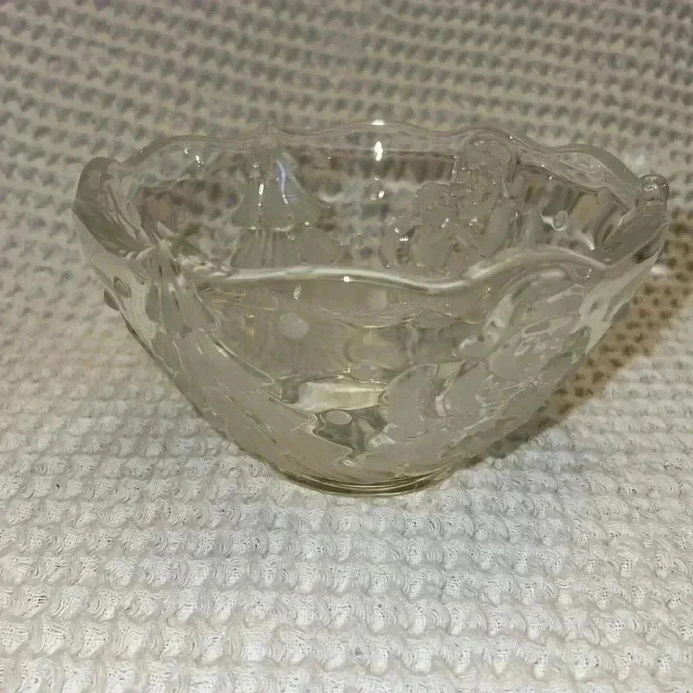 Gorham Holiday Traditions Crystal Santa Bowl